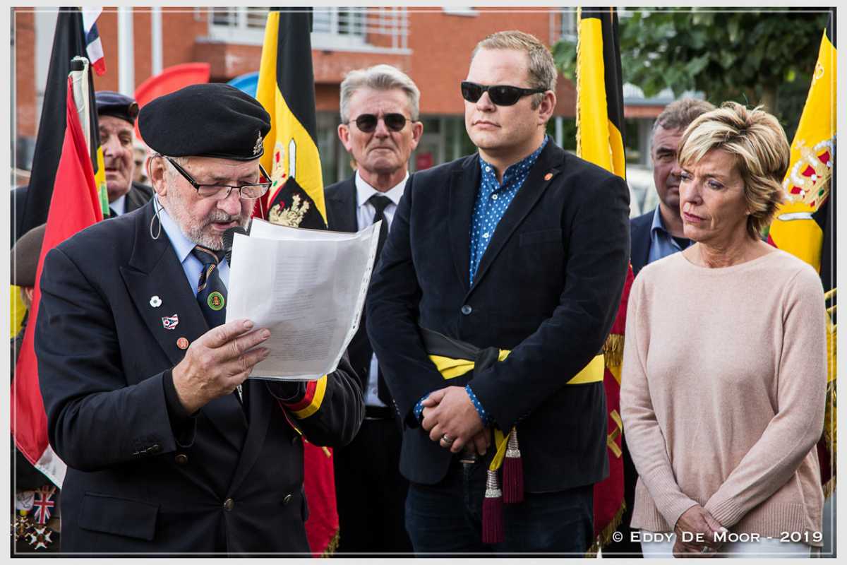 John Van Impe spreekt de aanwezigen toe