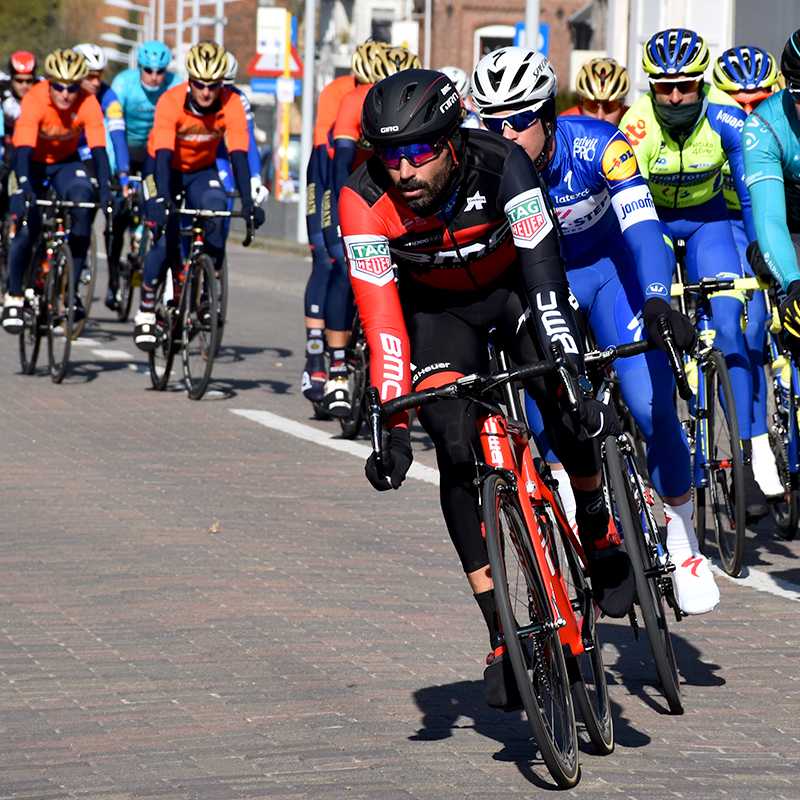 Omloop Het Nieuwsblad maakt mooie passage door Herzele