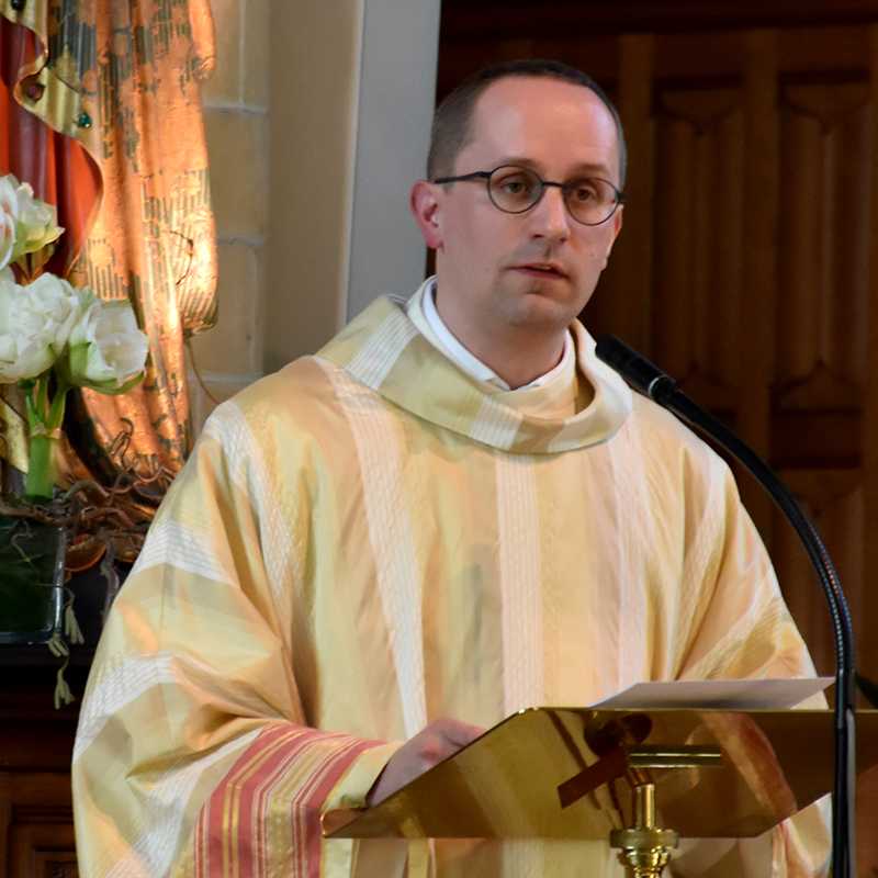 Pastoor Herbert Vandersmissen tijdens z'n aanstellingsviering in 2019. ©Damien De Leeuw