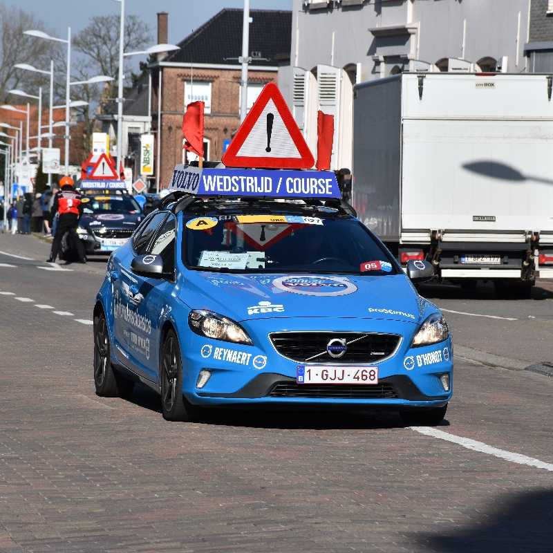 Omloop Het Nieuwsblad maakt mooie passage door Herzele