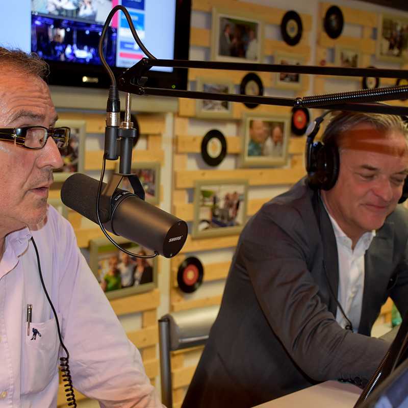 Ronny Herremans, lijsttrekker CD&V en Partners en Johan Van Tittelboom, lijsttrekker Open-VLD in de Radio Star studio